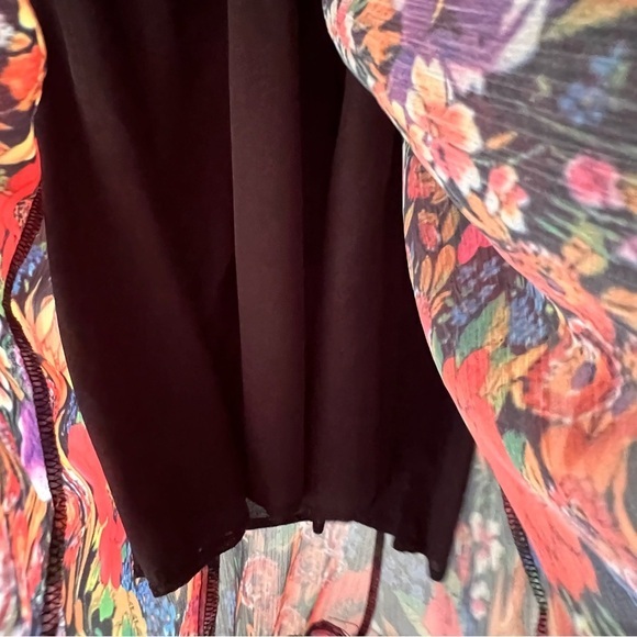 GOODNIGHT MACAROON AURORA LONG SLEEVE FLORAL DRESS size medium - Picture 5 of 10